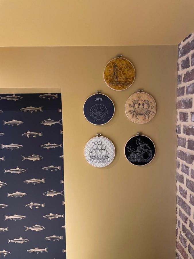 "Curiosites", Place De Parking Privative, Centre Ville Dieppe Bagian luar foto